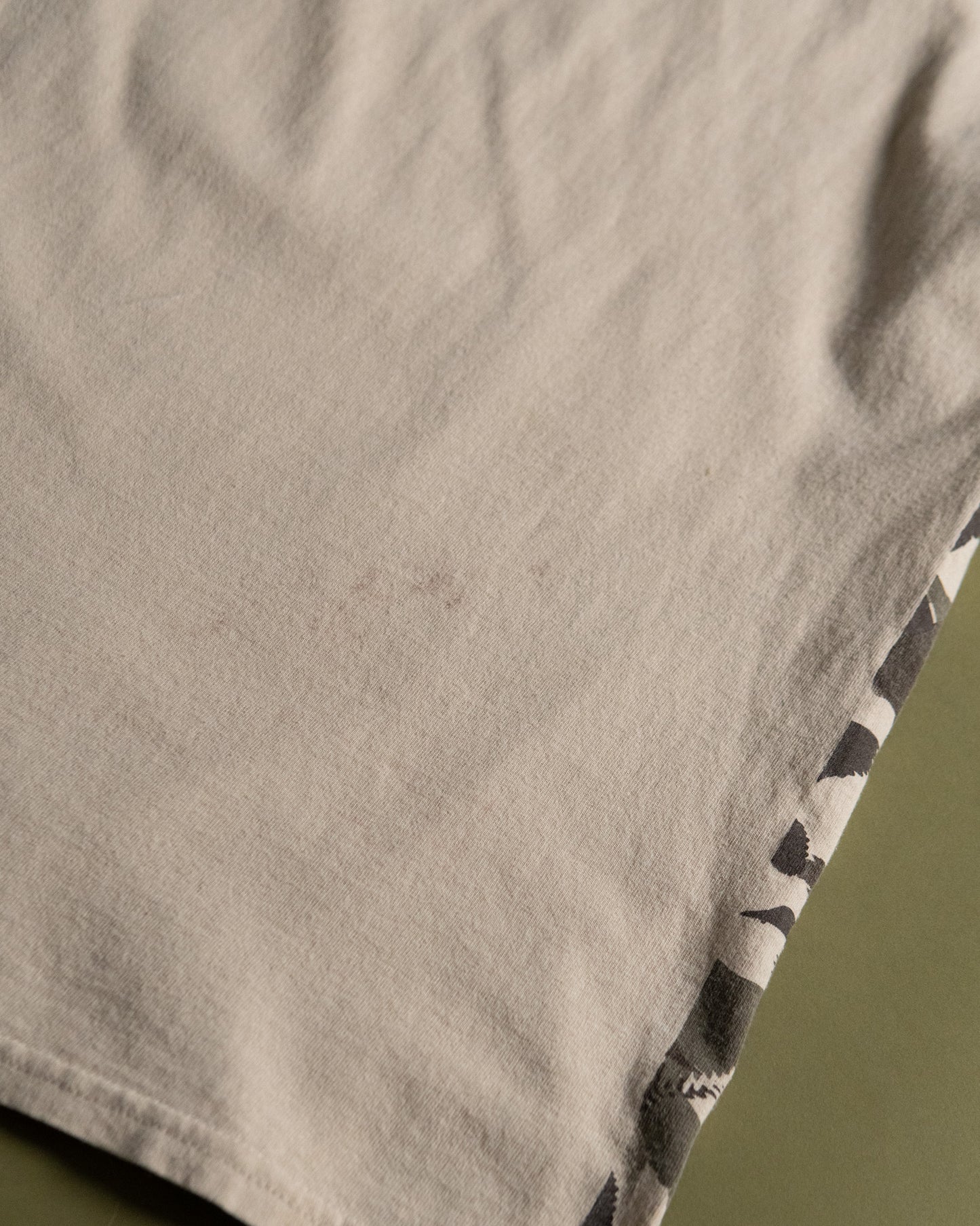 "DUCK DYNASTY" Bird Camo Portrait T-Shirt